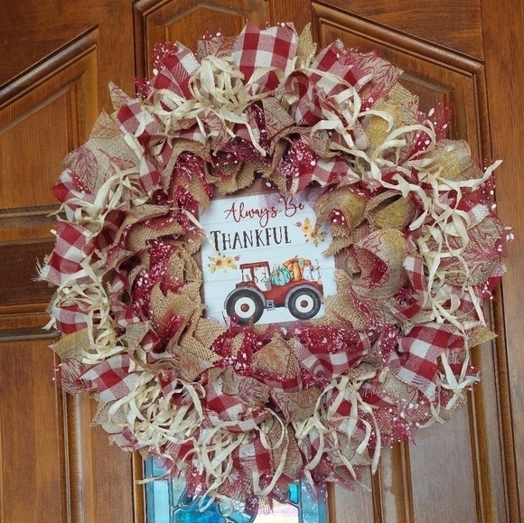 HANDMADE 18" Wreath - Picture 2 of 10